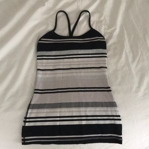 Lulu lemon power y top